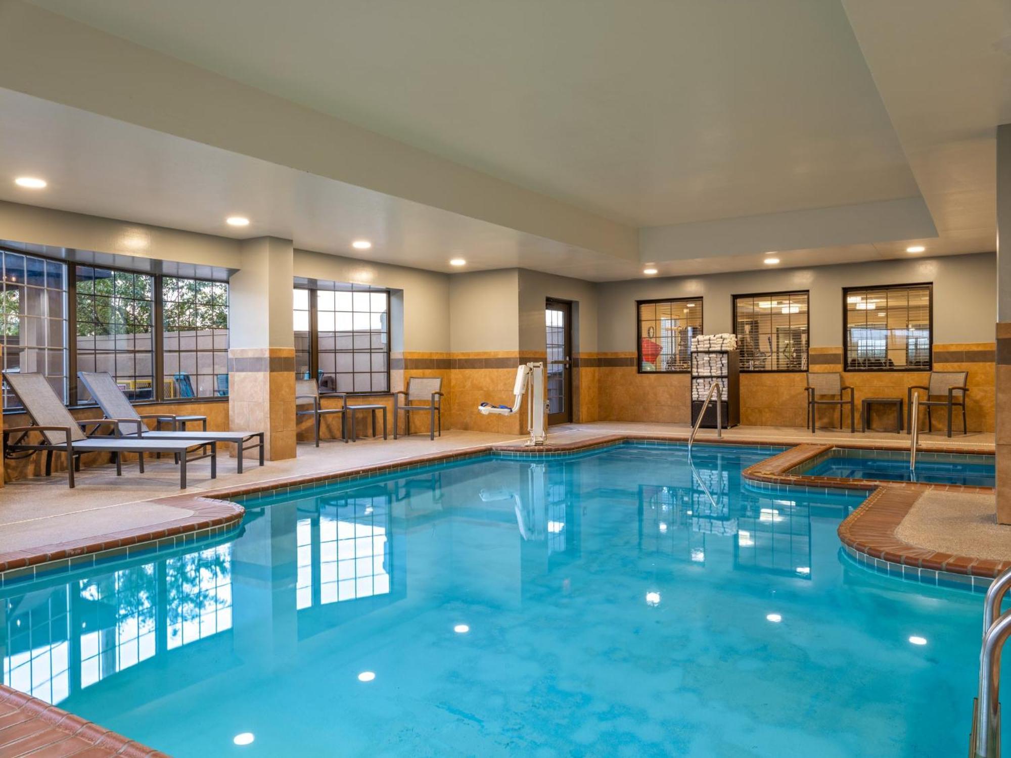 Staybridge Suites Indianapolis Downtown-Convention Center By Ihg Esterno foto